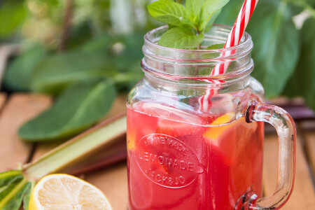 Thé glacé à la rhubarbe