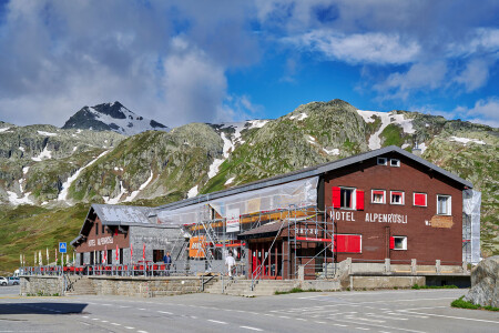 L'hôtel Alpenrösli sur le Grimsel reçoit une nouvelle façade.
