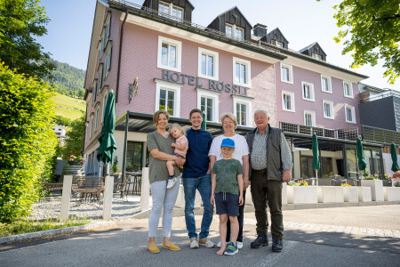 Trois générations de la famille Schlumpf-Bauer s’occupent du bien-être des clients.